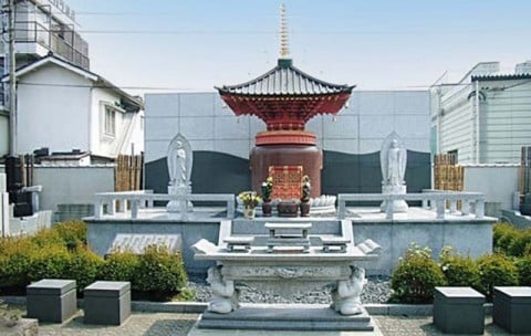 善立寺「仏子の塔」